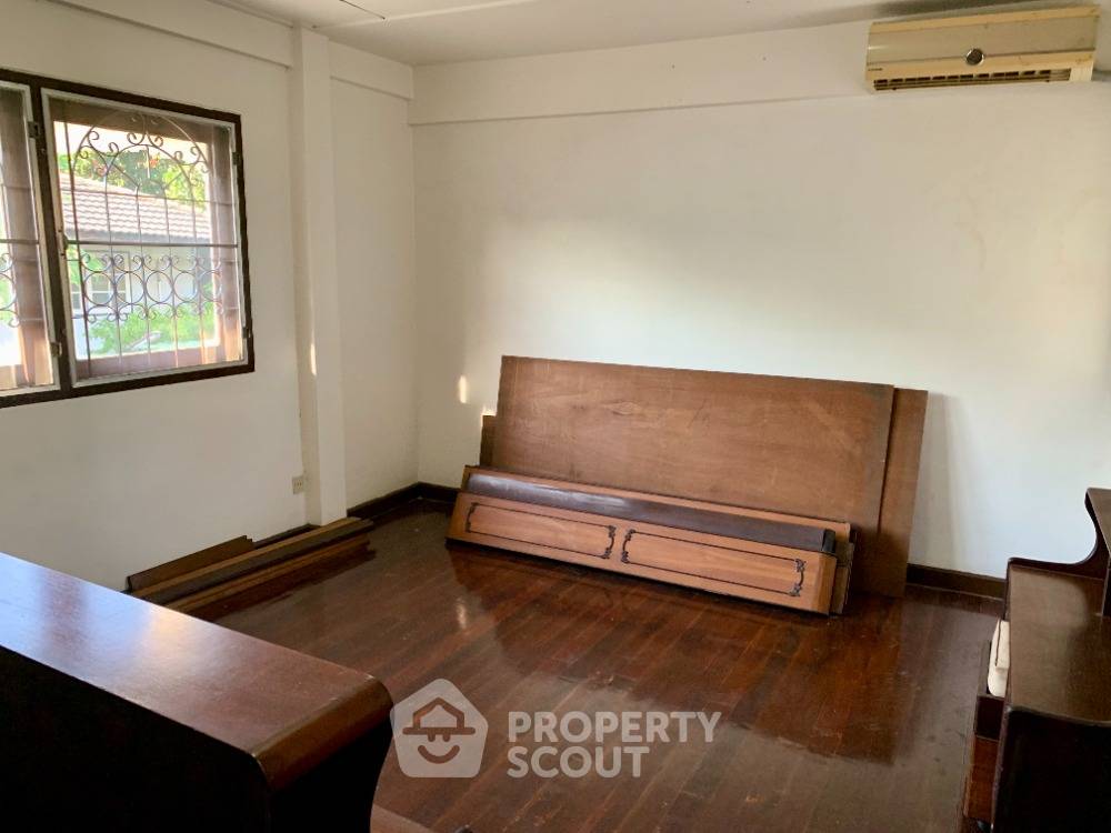 รูป บ้านเดี่ยว 4 ห้องนอน ขาย ในบ้านใหม่ ปากเกร็ด นนทบุรี (325 ตร.ม.) (ID 1414597) - รูปที่ 11/18
