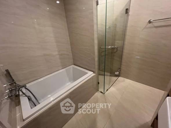 รูป คอนโด 2 ห้องนอน ชั้นสูง 37 Noble Form Thonglor ใกล้ BTS ทองหล่อ 75 ตร.ม. (ID 2578464) - รูปที่ 3/10