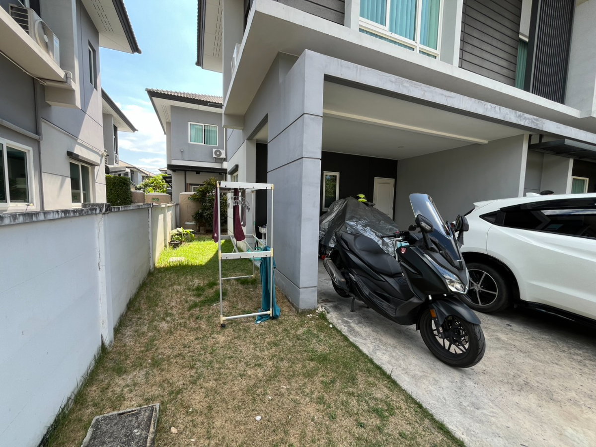 รูป บ้านเดี่ยว 2 ชั้น โครงการ เดอะ เซนโทร วัชรพล  ถนนสุขาภิบาล 5 แขวงออเงิน เขตสายไหม จังหวัดกรุงเทพมหานคร 10220 (ราคา 5,500,000 บาท ) - รูปที่ 26/34