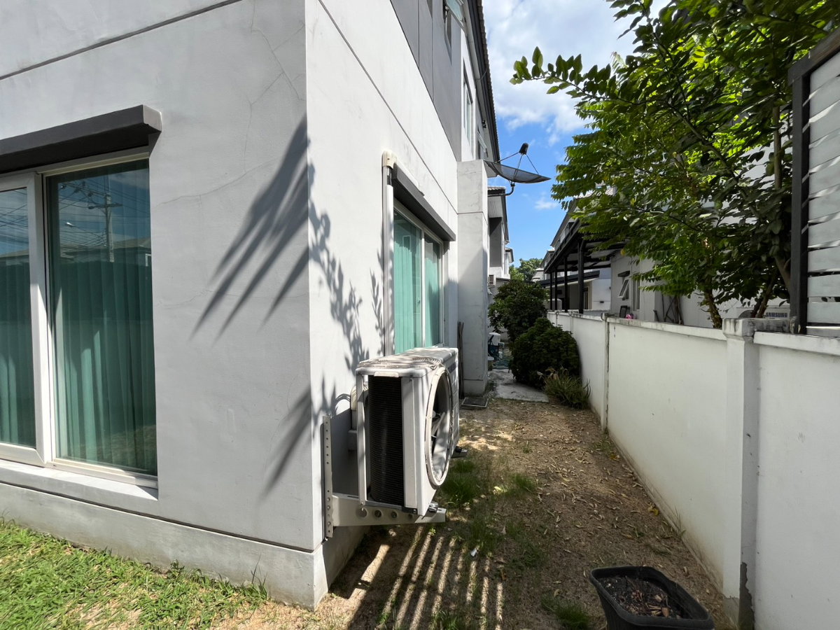รูป บ้านเดี่ยว 2 ชั้น โครงการ เดอะ เซนโทร วัชรพล  ถนนสุขาภิบาล 5 แขวงออเงิน เขตสายไหม จังหวัดกรุงเทพมหานคร 10220 (ราคา 5,500,000 บาท ) - รูปที่ 27/34
