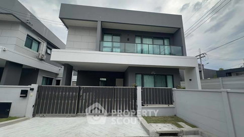Pet-Friendly 4-BR House For Rent, Centro Bangna 📍 (ID 2579985)