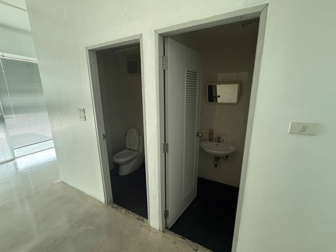 picture For Rent Office and Showroom, Soi Praksa 17 Unit 8/88 - 15/15