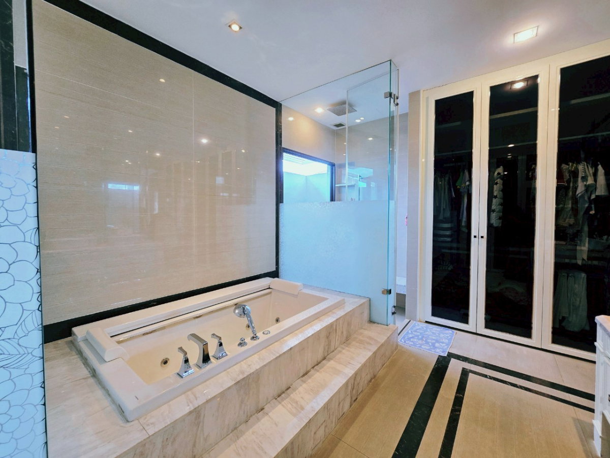 รูป [บ้านหลังริม] ลดาวัลย์ ราชพฤกษ์-ปิ่นเกล้า 470 ตร.ม. สวนสวยสไตล์อังกฤษ ทิศใต้รับลม - รูปที่ 8/11