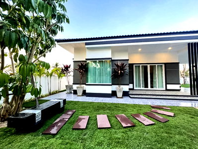 Houses for sale Frost Magical Ice of Siam : Modern Classic House for Sale 3 Bedrooms in Mabprachan