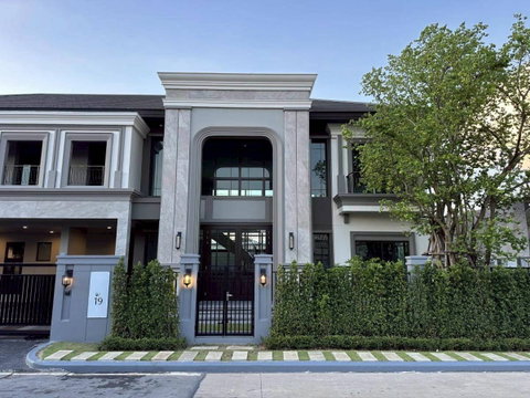 P0552 บ้านหรูระดับซูเปอร์ลักชัวรี ใจกลางกรุงเทพกรีฑา โครงการแกรนด์บางกอก บูเลอวาร์ด – กรุงเทพกรีฑา แบบบ้าน Wurzburg (L) ขนาดใหญ่ที่สุดในโครงการ