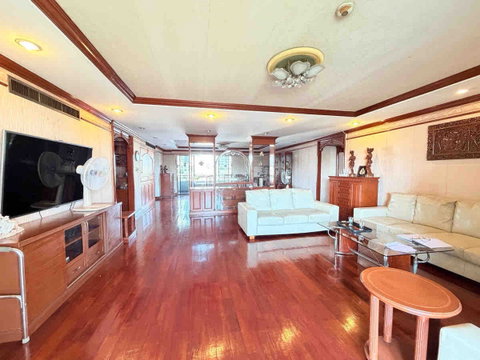 Rare Low-Density Residence in Sathorn | Foreign Quota