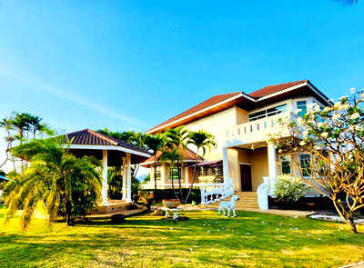 บ้านเดี่ยว เพชรบุรี : ✨ ขายด่วน คฤหาสน์หรู 2 นาทีถึงหาดชะอำ บนที่ดิน 1 ไร่ 55 ตรว 🏡💖