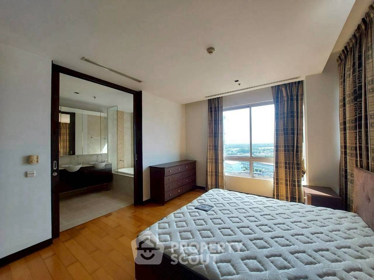 รูป คอนโด 3 ห้องนอน 127 ตร.ม. ขาย The Lofts Yennakart ยานนาวา ใกล้ช่องนนทรี (ID 2359255) - รูปที่ 12/17