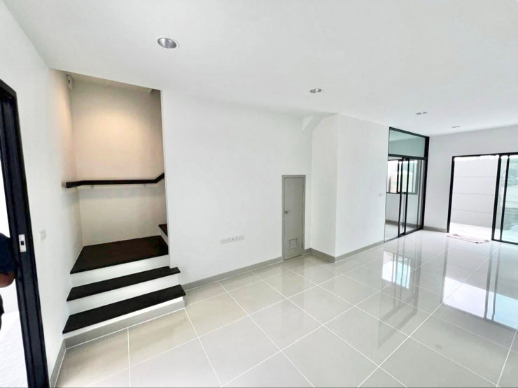 รูป ให้เช่าพรีเมียม เพลส พหลโยธิน-รามอินทรา (Premium Place Phaholyothin-Ramintra) ติดถนนเทพรักษ์ - รูปที่ 3/9