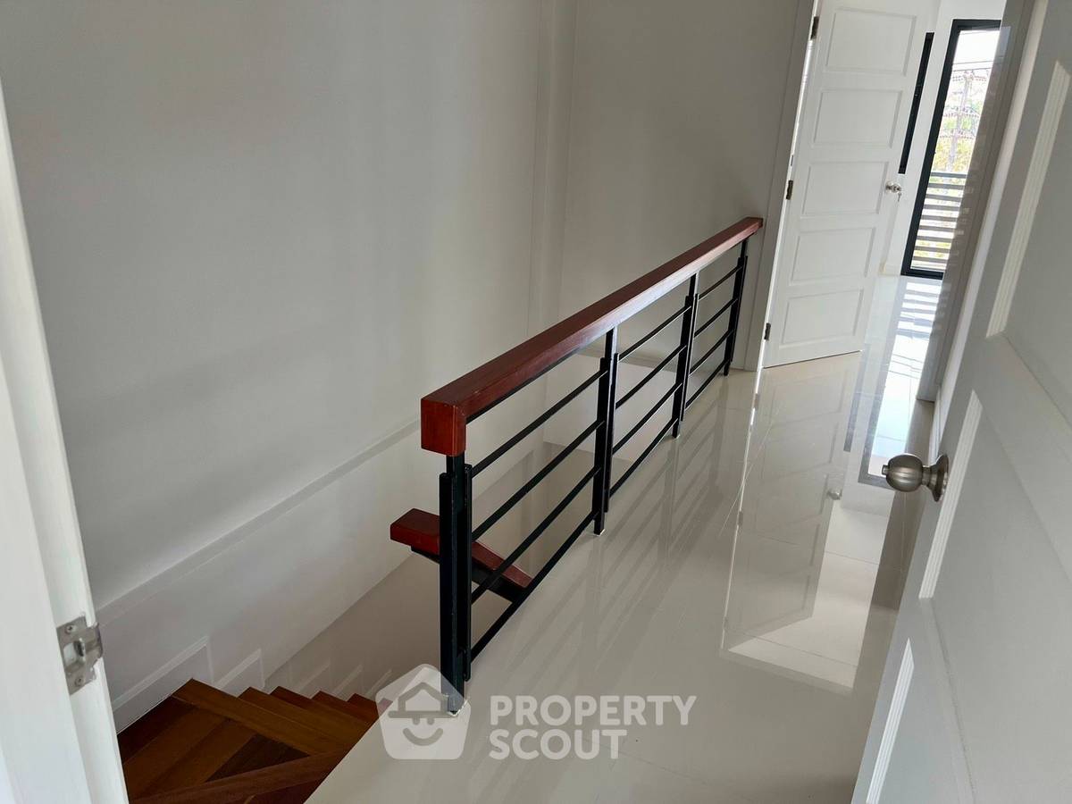 รูป ทาวน์โฮม 3 ห้องนอน ขาย ใน โครงการ 3 Story Townhouse In Hin Lek Fai ใกล้หนองผะลับ หัวหิน (ID 2588947) - รูปที่ 10/17