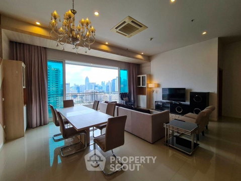 30th-Floor 3-BR 180 Sqm Circle Condominium, MRT Phetchaburi (ID 2587723)