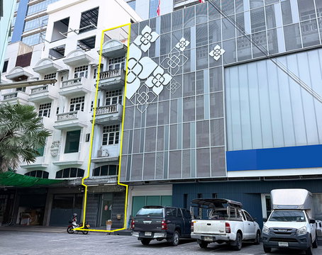 ขายอาคารพาณิชย์ 4.5 ชั้น ถนนจรัญสนิทวงศ์ บางพลัด กรุงเทพฯ พื้นที่ใช้สอย 272.00 ตร.ม 4 ห้องนอน3 ห้องน้ำ