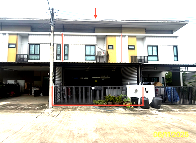 Townhouses for sale : TOWN HOUSE 21.9 Sq.w. Lat Lum Kaeo Pathumthani for 2.3M
