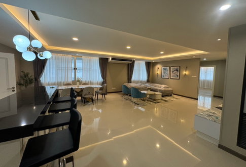 DS Tower1. 4bed 236sqm. Line id: @pfagent