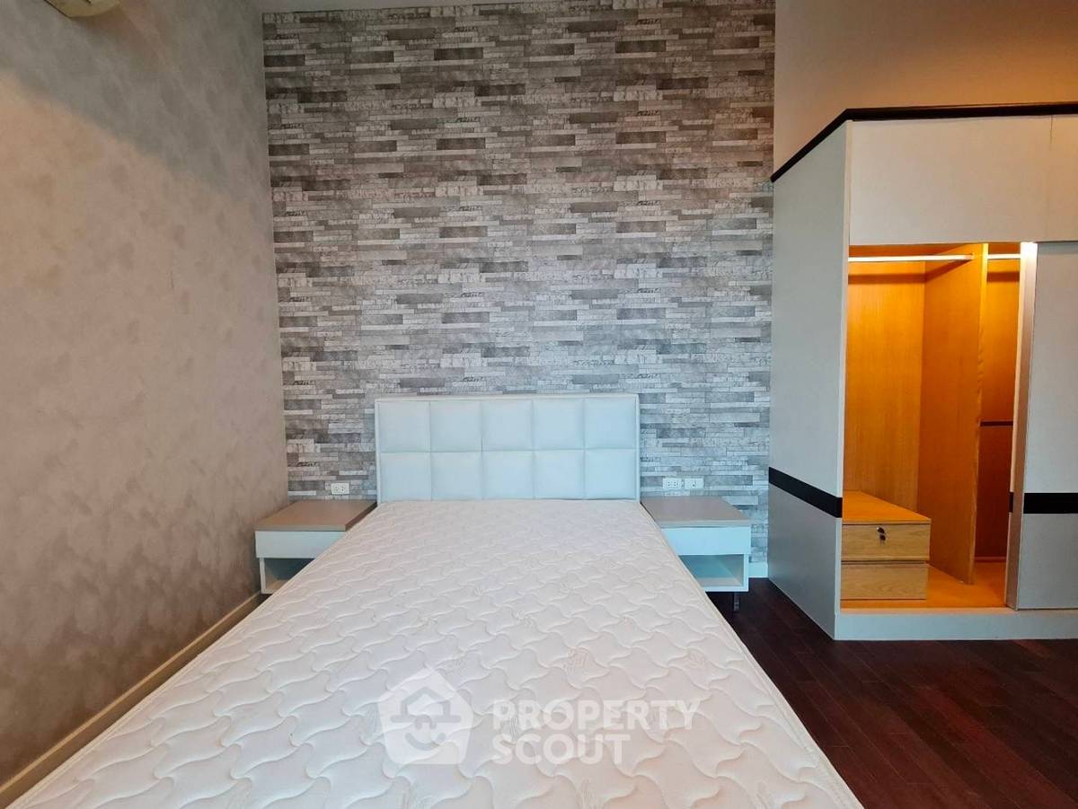 picture 30th-Floor 3-BR 180 Sqm Circle Condominium, MRT Phetchaburi (ID 2587723) - 5/14