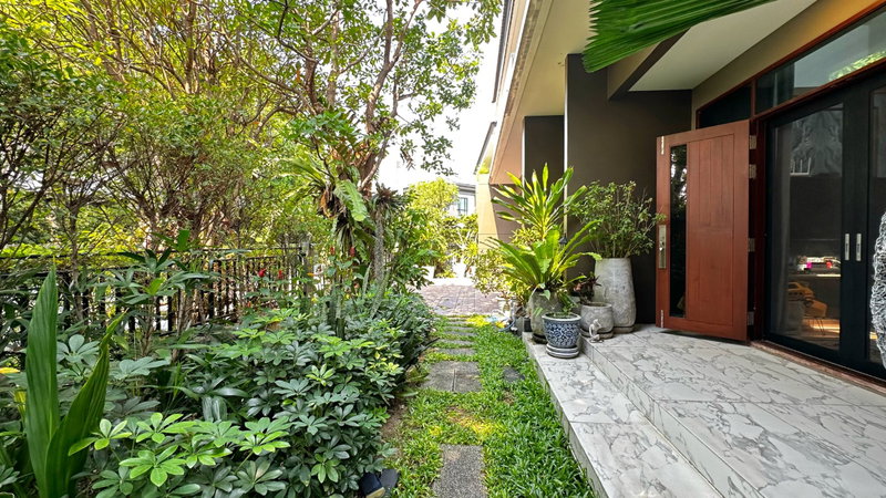 ขายบ้านเดี่ยว : 🏠 (ขายด่วน) บ้านเดี่ยวหลังริม  ไม่มีบ้านตรงข้าม​📍ใกล้เมกาบางนา,  ​  📢The City บางนา กม.7 🎄4 ห้องนอน 4 ห้องน้ำ    
