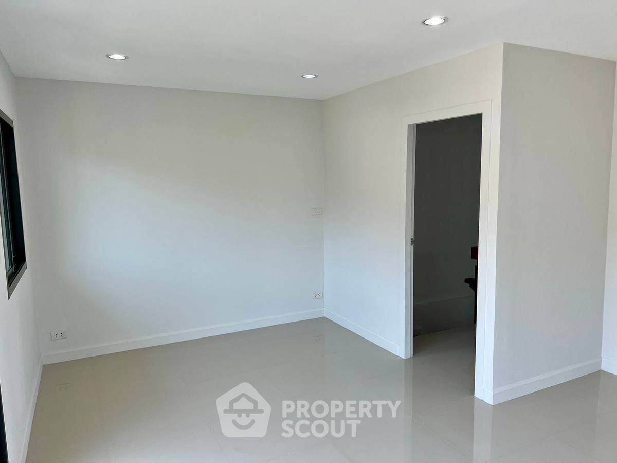 รูป ทาวน์เฮ้าส์ 3 ห้องนอน ให้เช่า 3 ชั้น ใน ฮินเล็กไฟ (ID 2588947) - รูปที่ 12/17