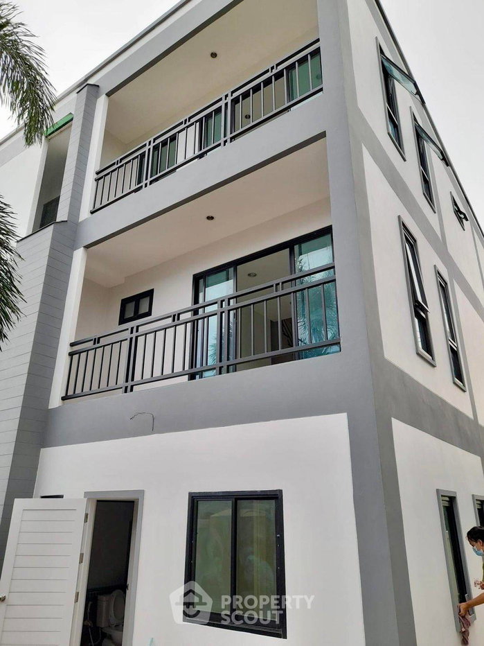 รูป ทาวน์โฮม 3 ห้องนอน ขาย ใน โครงการ 3 Story Townhouse In Hin Lek Fai ใกล้หนองผะลับ หัวหิน (ID 2588947) - รูปที่ 6/17