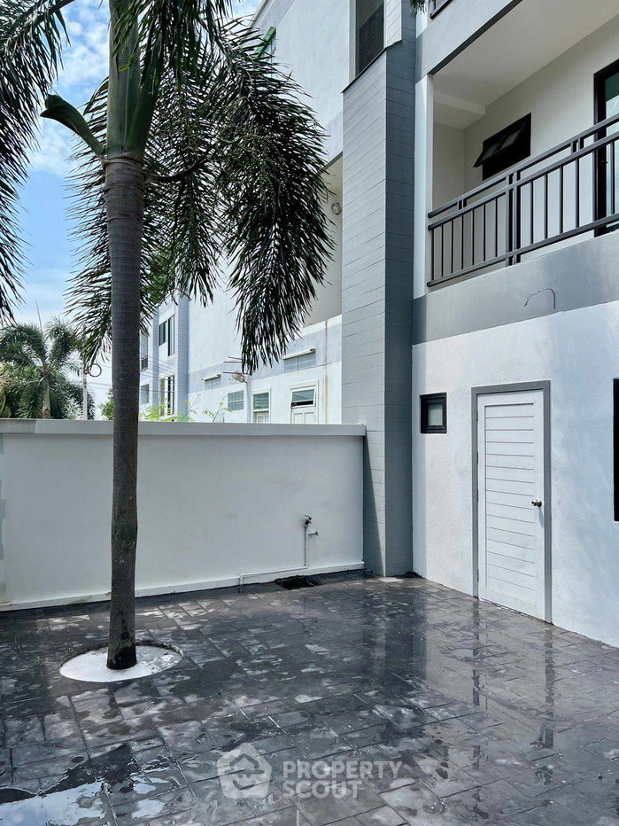 รูป ทาวน์โฮม 3 ห้องนอน ขาย ใน โครงการ 3 Story Townhouse In Hin Lek Fai ใกล้หนองผะลับ หัวหิน (ID 2588947) - รูปที่ 17/17