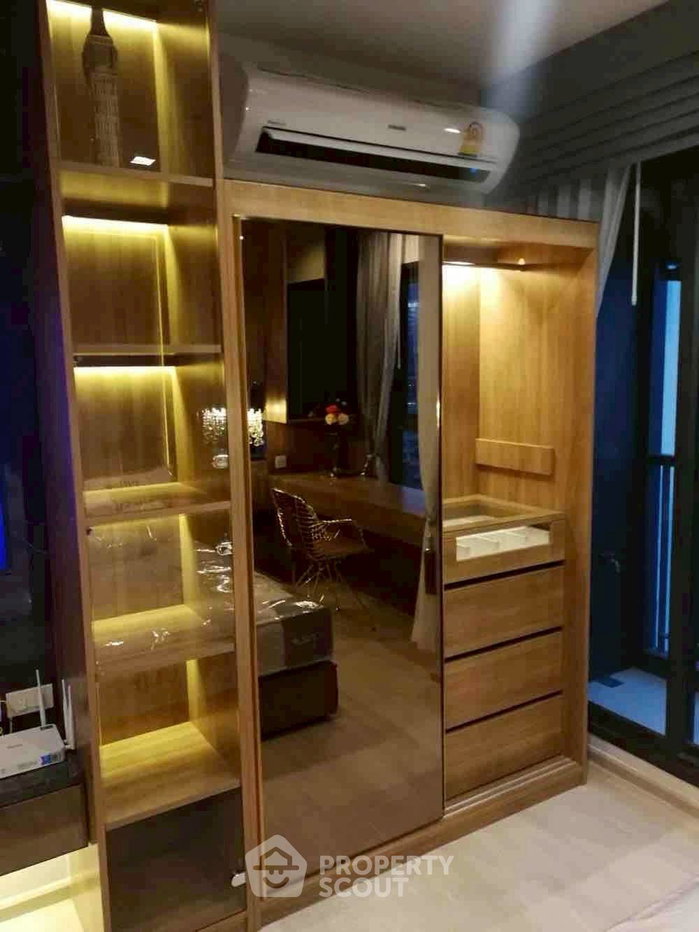 picture Well-Priced 1-BR Condo, Life One Wireless, 18th Floor Near BTS Phloen Chit (ID 2460925) - 7/8