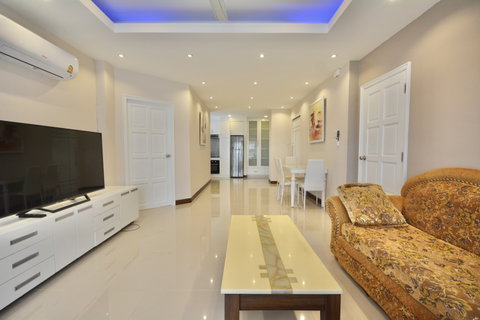 รูปภาพ Baan Suan Lalana 2 bedroom corner condo for Rent Jomtien