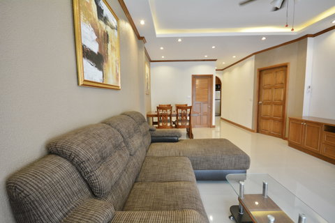 Baan Suan Lalana 1 bedroom corner condo for sale Jomtien