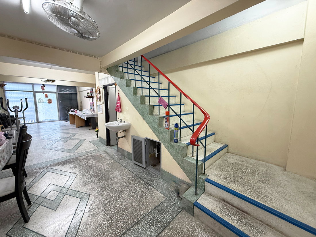 รูป ขายด่วน! อาคารพาณิชย์ จรัญสนิทวงศ์ ใกล้ MRT สิรินธร ทำเลทอง 4.5 ชั้น พร้อมดาดฟ้า [ราคาพิเศษ!] - รูปที่ 11/12