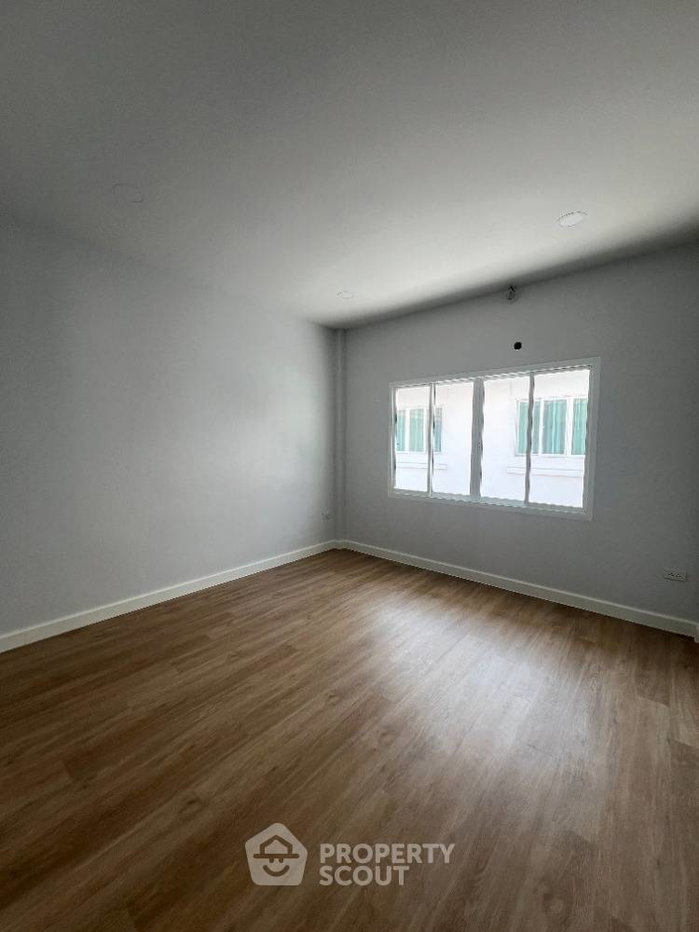 รูป บ้านเดี่ยว 3 ห้องนอน สำหรับขาย เหมาะกับสัตว์เลี้ยง ในหัวไผ่ ชลบุรี (203 ตร.ม.) (ID 1491025) - รูปที่ 24/24