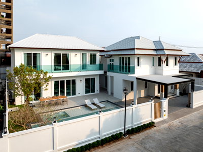 บ้านเดี่ยว พิพิธภัณฑ์ยางพารา  : 7 Bedroom Pool View Villa for sale in East Pattaya