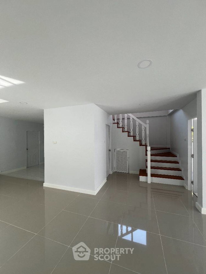 รูป บ้านเดี่ยว 3 ห้องนอน สำหรับขาย เหมาะกับสัตว์เลี้ยง ในหัวไผ่ ชลบุรี (203 ตร.ม.) (ID 1491025) - รูปที่ 1/24