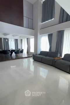 Pet-Friendly 3-BR 221 Sqm Condo Langsuan Ville Near BTS Ratchadamri (300m) (ID 2597419)
