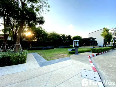 Townhouses for sale BTS Ladphrao Intersection : 3 Bedroom Townhouse for sale at Baan klang muang Phaholyothin 50  5999608