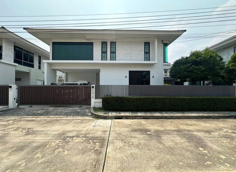 บ้านเดี่ยวให้เช่า : ให้เช่าบ้านเดี่ยว Perfect Place กรุงเทพกรีฑาตัดใหม่ (63.7 ตร.ว.) 3 นอน 4 น้ำ เฟอร์ครบ พร้อมเข้าอยู่