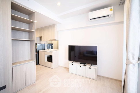1-BR Condo In Reference Sathorn-Wongwian Yai, 100m to BTS Wongwian Yai (ID 2599929)