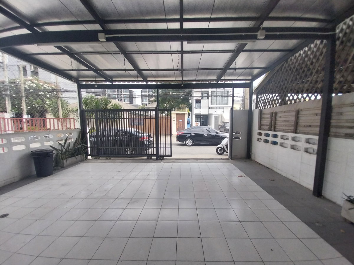 รูป For Rent Mini-Office/Workshop/Shophouse ให้เช่าบ้านทาวเฮ้าส์เพื่อทำธุรกิจ อยู่ในซอยหัวหมาก20 - รูปที่ 3/6