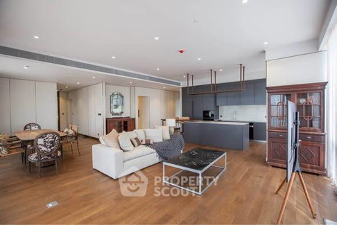 Pet-Friendly 3-BR Condo At Muniq Langsuan, 25th-Floor + BTS Ratchadamri (ID 2597383)