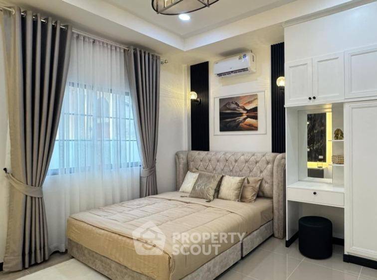 รูป เช่าบ้านวิลล่า 3 ห้องนอน โซนพัทยาตะวันออก หนองปรือ (203 ตร.ม.) (ID 2057321) - รูปที่ 3/8