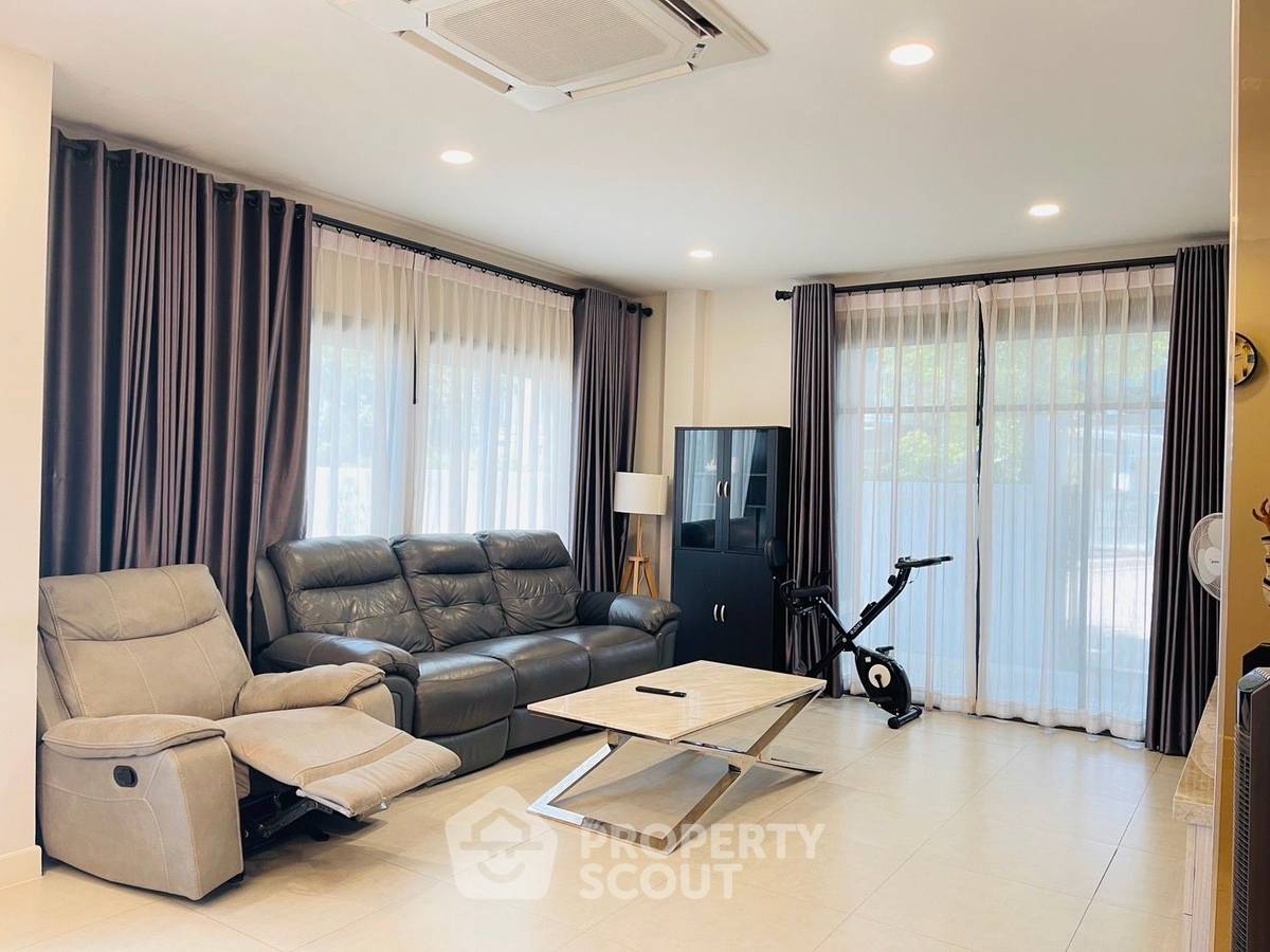 รูป บ้าน 3 ห้องนอน ขาย ใน ปัตตะ ไพรม์ ใกล้นาจอก (988 ตร.ม.) (ID 2598749) - รูปที่ 2/19