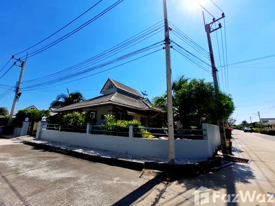 Houses for sale : Corner house with a private garden 3 bedrooms, 2 bathrooms. 5606063