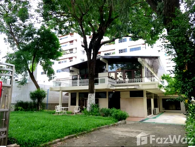 เช่าบ้านเดี่ยว ถนนเพชรบุรี กรุงเทพฯ : บ้านเดี่ยวให้เช่า 4 ห้องนอน ใน คลองเตยเหนือ, กรุงเทพมหานคร 1991901
