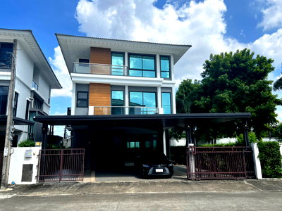 บ้านเดี่ยว ลาดพร้าว 107 : ขายบ้านเดี่ยว 3 ชั้น ศุภาลัย เอสเซ้นส์ ลาดพร้าว | บ้านใหญ่สวยพรีเมียม พื้นที่ใช้สอยกว่า 330 ตร.ม. ทำเลศักยภาพ ใจกลางลาดพร้าว ใกล้ MRT ลาดพร้าว 101 