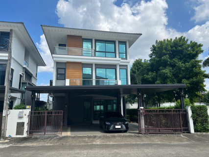ขายบ้านเดี่ยว 3 ชั้น ศุภาลัย เอสเซ้นส์ ลาดพร้าว | บ้านใหญ่สวยพรีเมียม พื้นที่ใช้สอยกว่า 330 ตร.ม. ทำเลศักยภาพ ใจกลางลาดพร้าว ใกล้ MRT ลาดพร้าว 101 