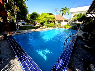 เช่าบ้านเดี่ยว ชลบุรี : Resort Style Pool View Villa for Rent Huai Yai Pattaya