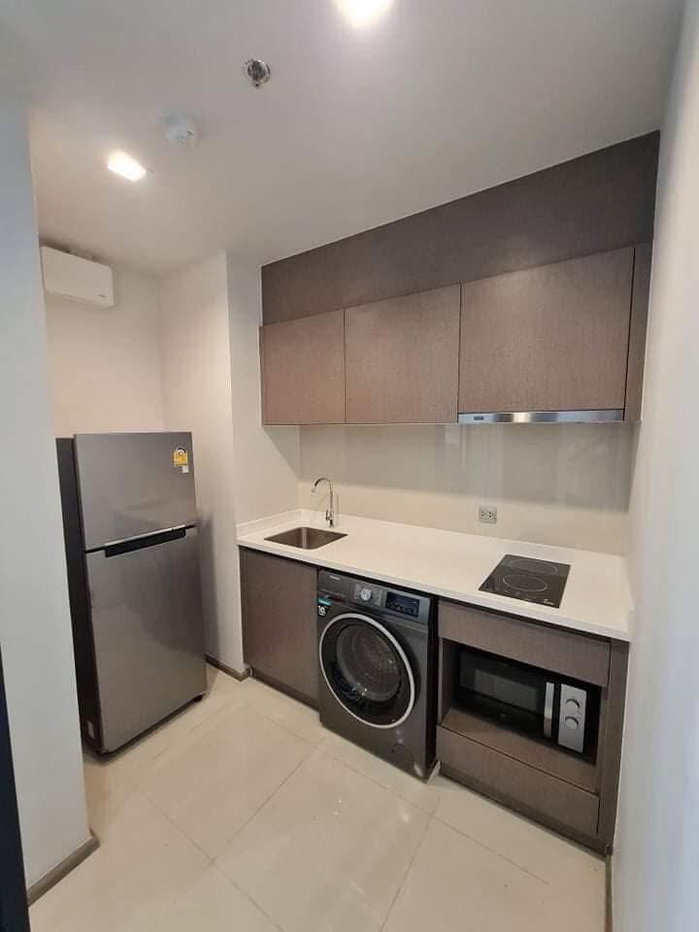 picture  Life Ladprao                      Valley  - 9/11
