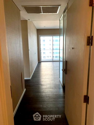 Condos for sale : 2-BR Condo At The Saint Residences, MRT Phahon Yothin 100m (ID 2605782)