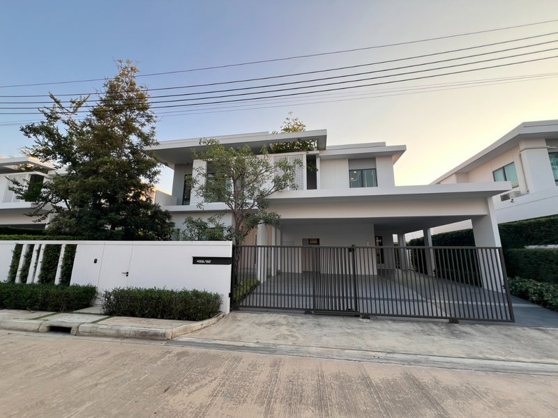 Houses for rent : For rent Mantana Bangna KM.15 Detached house