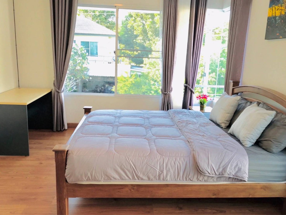 รูป บ้านให้เช่า ในหมู่บ้านวรารมย์ เชียงใหม่ ใกล้โรงเรียนหลายแห่ง (R881) T.0946511456 - รูปที่ 5/8