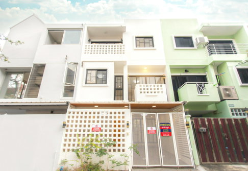 ✨ น้อง Pool | ทาวน์โฮม 3 ชั้น รีโนเวทใหม่ สวยพร้อมอยู่ (Private Villa)
