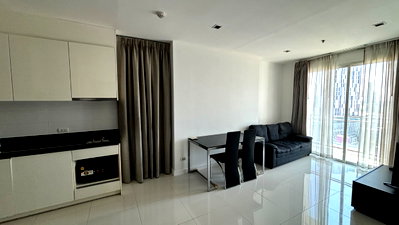 คอนโดให้เช่า : ห้องสวย ราคาดี "The Bloom Sukhumvit 71" 2 Bedrooms 1 Bathroom 60 Sq.m 25,000 Baht/Month