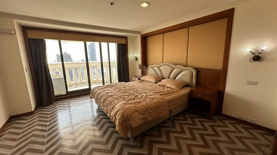 picture Condo for Rent at State Tower (D6902003) - 1/7